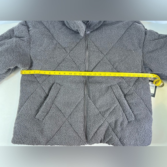 Andrew Marc Sport Women's Faux Poodle Fur Diamond Quilted Puffer Jacket Size:1X - Picture 11 of 12